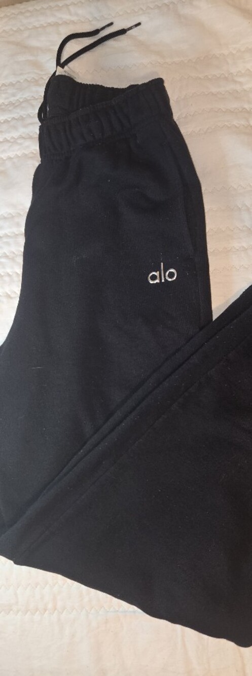 ALO Yoga Black Logo Jogger Sweatpants - Picture 4 of 10